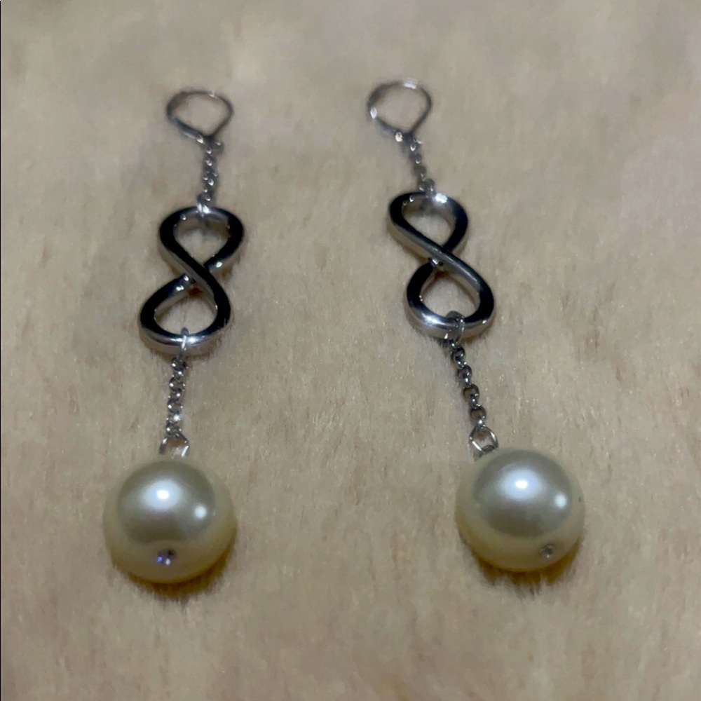 3 1/2” infinity sign and pearl earrings.